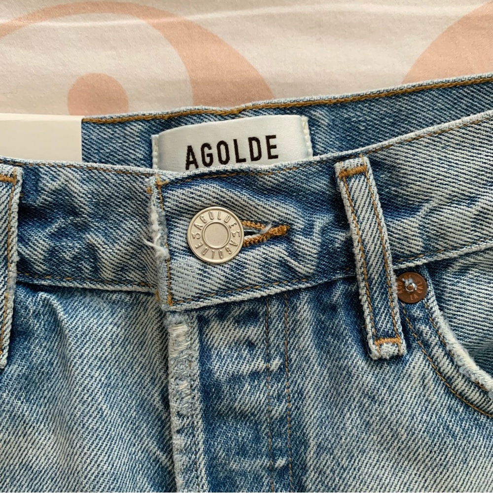 🌜NEW AGOLDE Parker Vintage Cut Off Short in Encore - Picture 3 of 9
